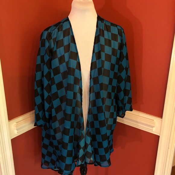 LuLaRoe Accessories - LulaRoe Checkerboard Print Wrap